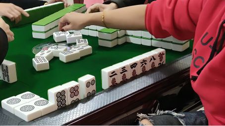 手机掼蛋记牌与控场实战技巧：记准关键牌，控死对手节奏！