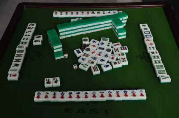 掼蛋比赛牌型判断技巧：从对手出牌习惯看透手牌，精准压制不踩坑！