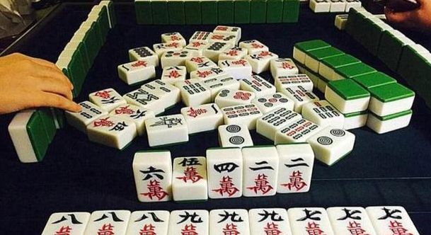 麻将实战核心：精准判断牌势，定对出牌策略稳赢不输