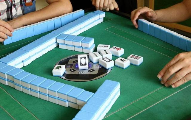 快速提升麻将摸牌与舍牌技巧：从入门到实战