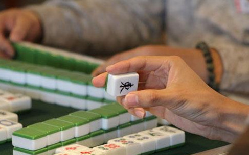 打麻将如何快速自摸？